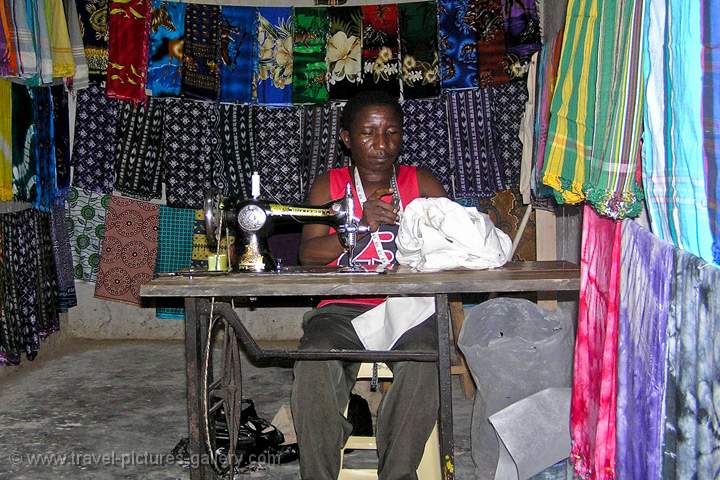 taylor at work, Lamu