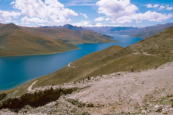 Yamdrok Tso, the Turqoise Lake, Tibet