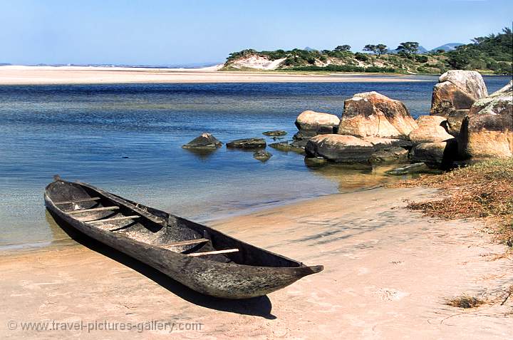 canoe at Lokaro Bay