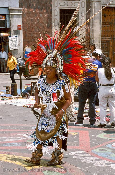 pictures-of-mexico-mexico-city-0080-aztec-conchero-dancer