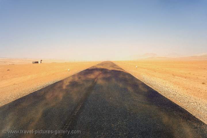 the road from Aus to Luderitz