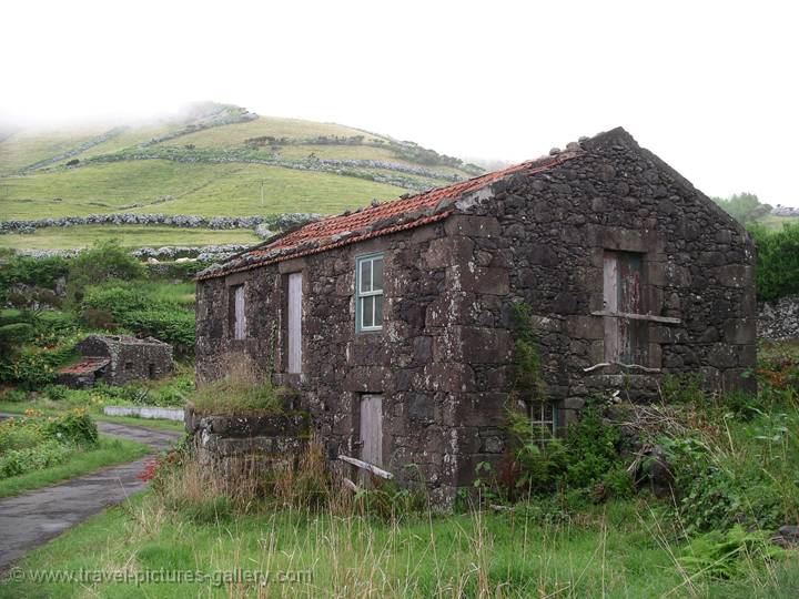 abandoned house, west coast, Flores Island