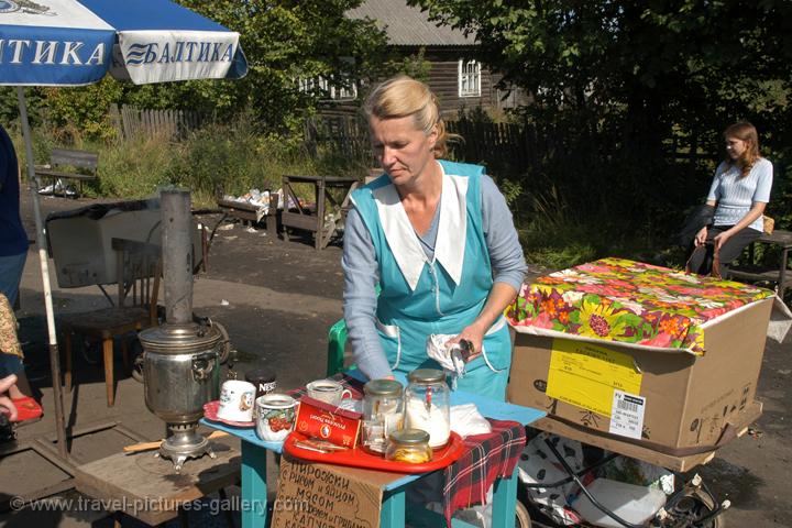 making coffee with a Samovar, the traditional way