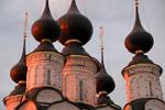 late afternoon sun on the Lazarus Church, Suzdal