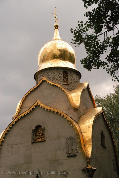 golden dome at the Novodevichy Convent