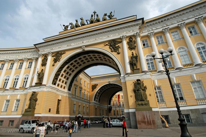 the Triumph Arch of the general staff building, Palace Square