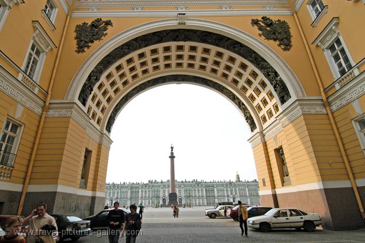 the Triumph Arch of the general staff building, Palace Square