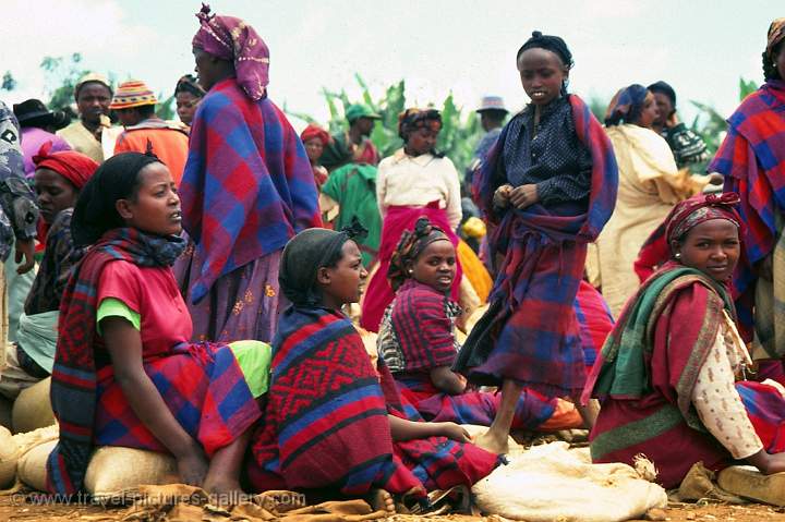 Chencha, market with Dorze people