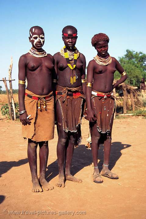 Omo Valley, Dus village, Karo people