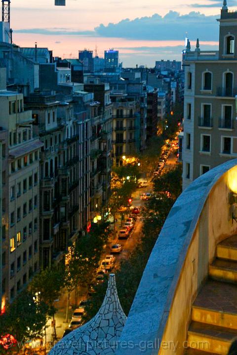 view from the roof of Casa de Mila