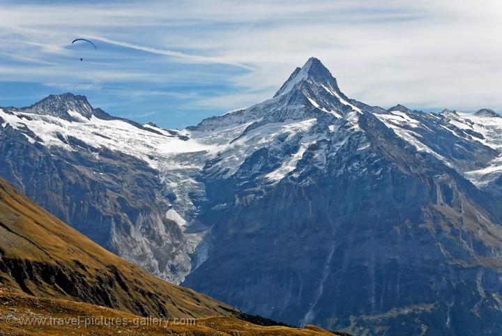 Parasailing, Schreckhorn, Bernese Oberland