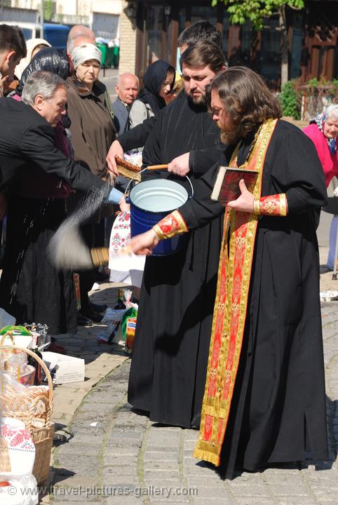 Pictures of Ukraine - Kyiv, Kiev, St Michael's Monastery, priests blessing at the Easter celebration