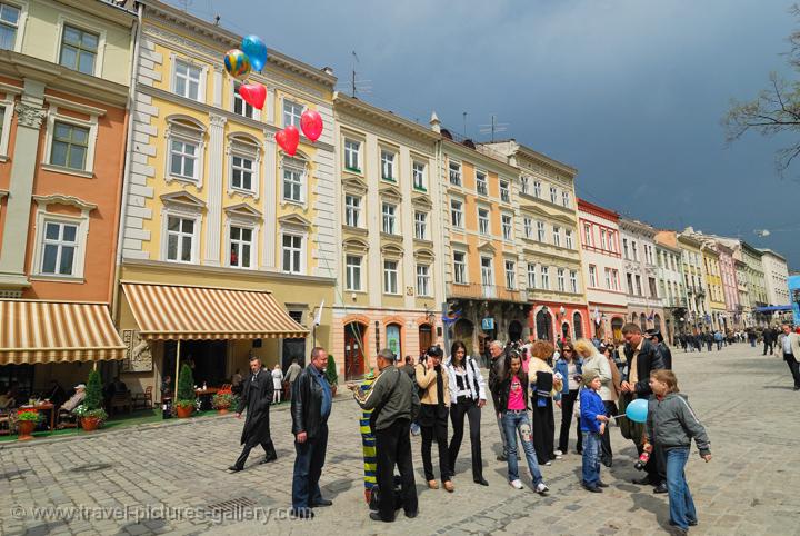 Pictures of Ukraine - Lviv, shopping street