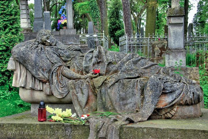 Pictures of Ukraine - Lviv, Lychakivsky Cemetry