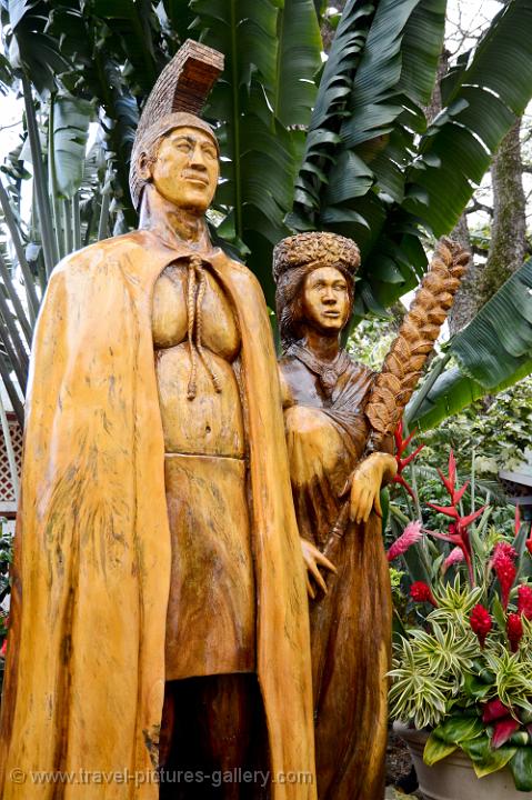 traditional polynesian dress