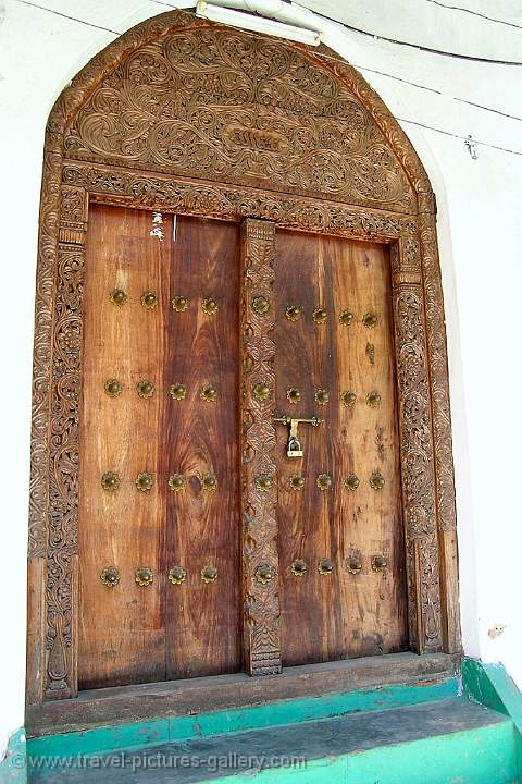 woodcarving, doorpanel, oldtown