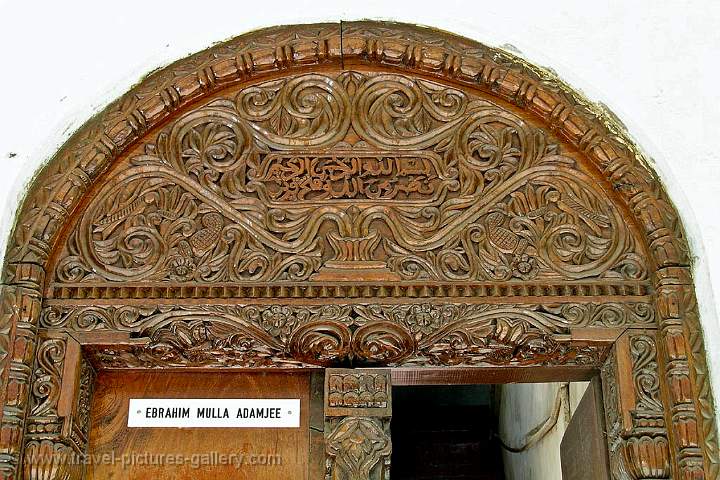 woodcarving, doorpanel, old town