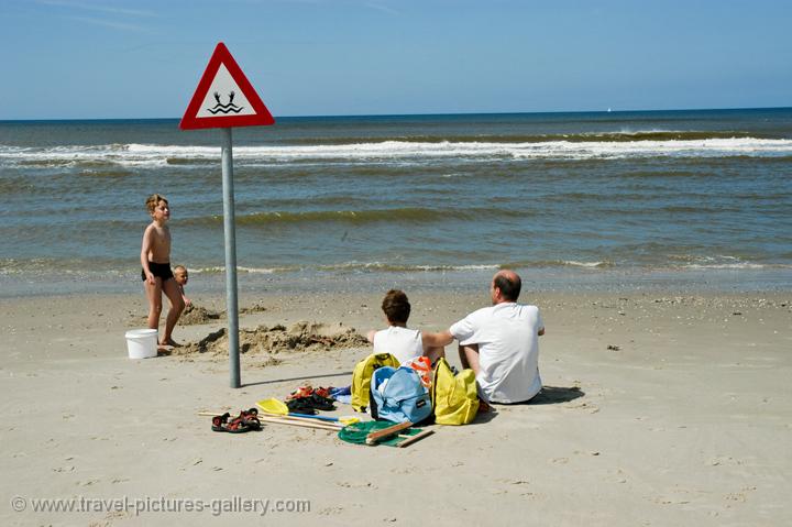 people on the beach, Schoorl