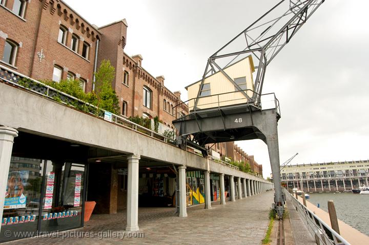 shops and appartments in Old Rotterdam Harbour