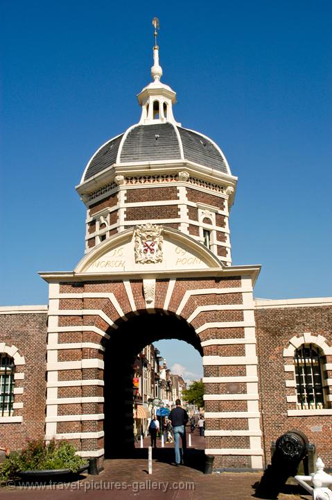 the Morschpoort, town gate, Leiden