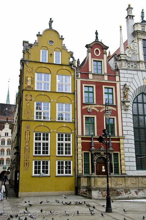 all 16th and 17th century buildings were restored since WWII