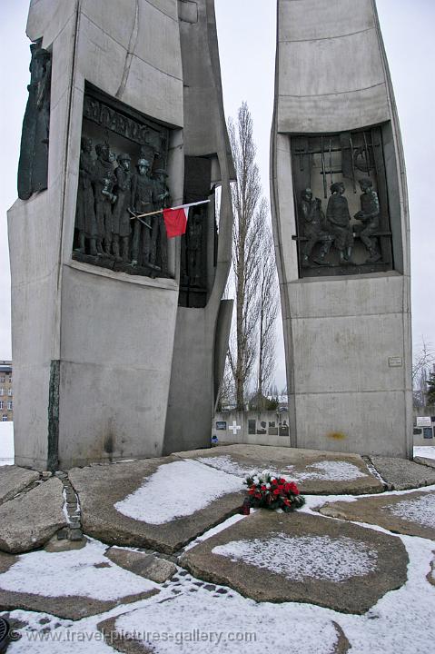 Monument to the Fallen Shipyard Workers (1970)