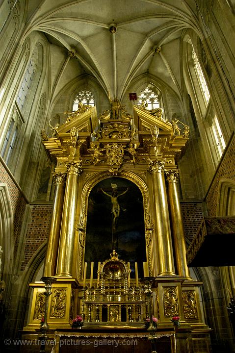 the main altar at Wawel Cathedral