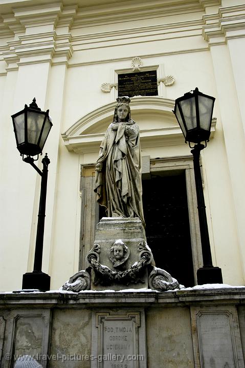 statue at the Franciscan Church