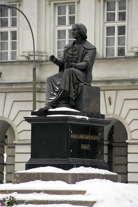 statue of Copernicus, Warsaw University