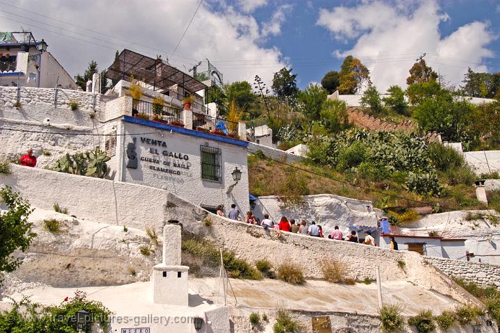 caves in the Sacromonte Hill, the place to see a Flamenco night