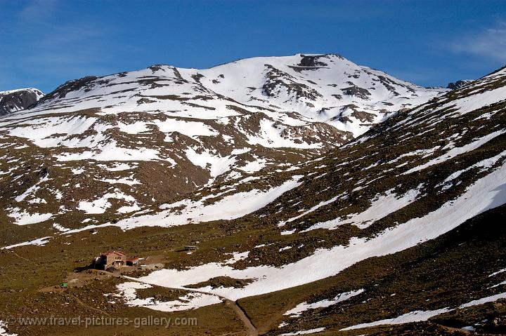 mountain hut, Mulhacen Peak (3482 m)