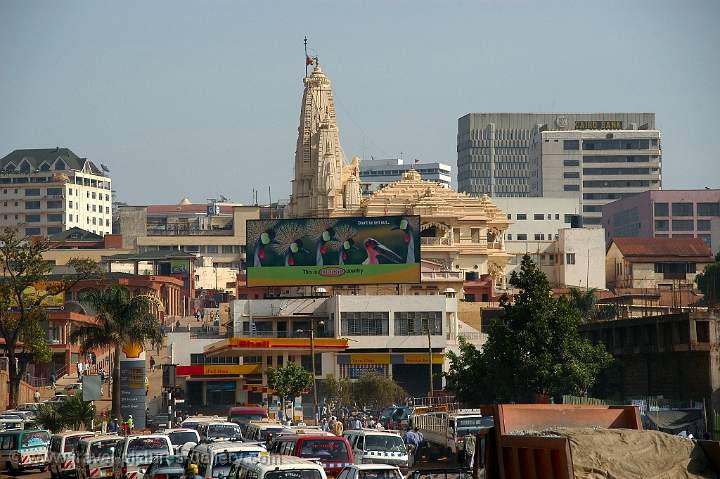 hindu temple and heavy traffic